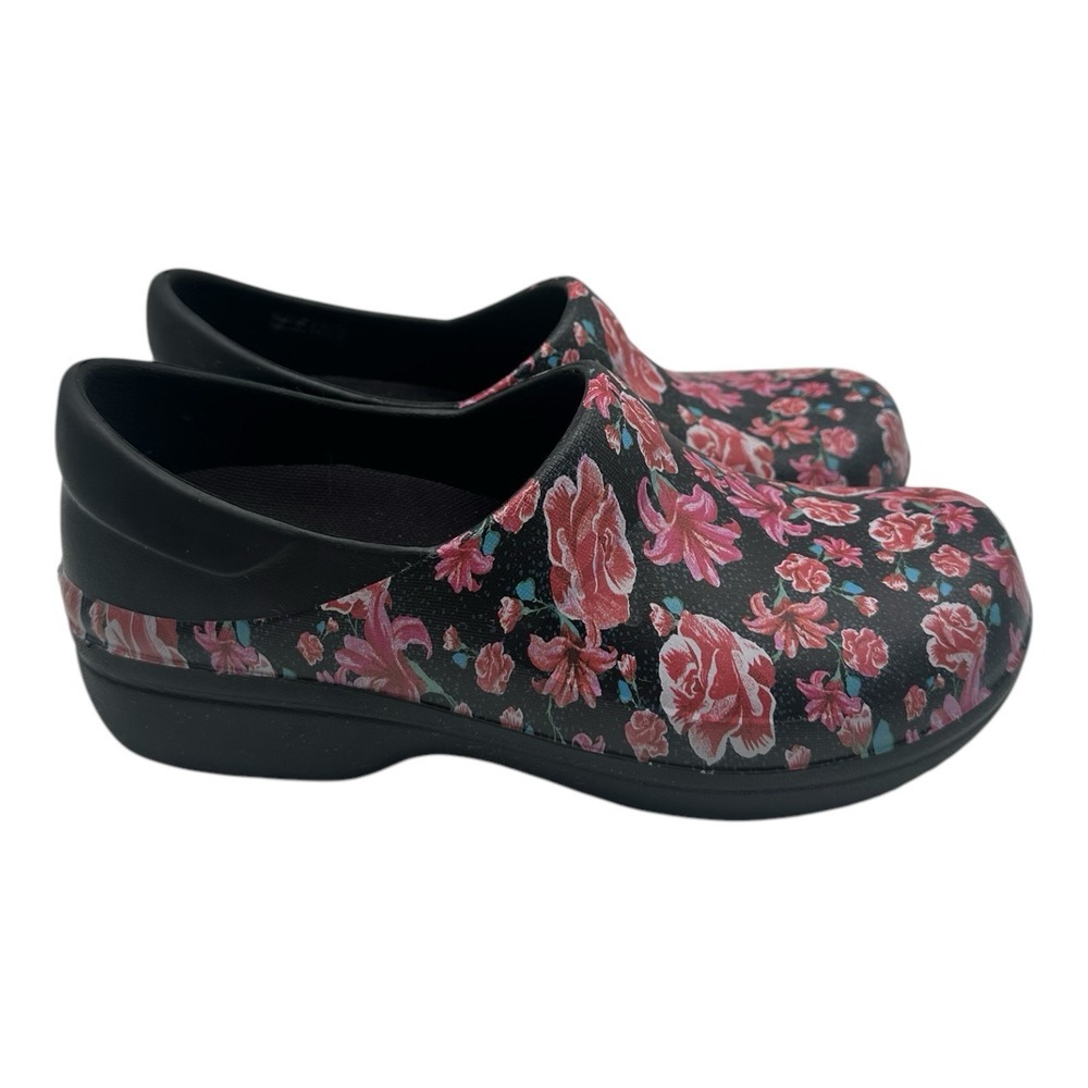 Crocs ‎ Neria Pro II Clogs Womens 7 Floral Flower Slip Resistant Shoes 205385
